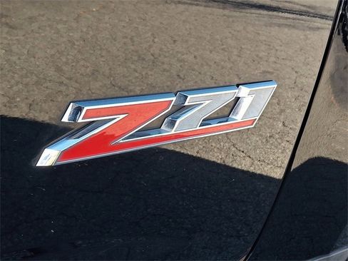 Used 2019 Chevrolet Colorado Z71 w/ Z71 Midnight Edition image 30