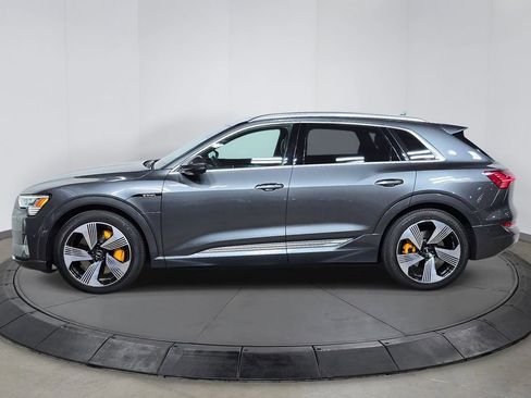 Used 2019 Audi e-tron Prestige w/ Prestige Package AWD/4WD image 2
