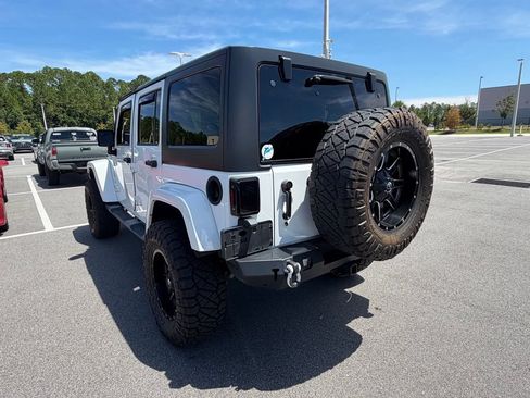 Used 2015 Jeep Wrangler Unlimited Sahara w/ Max Tow Package AWD/4WD image 3