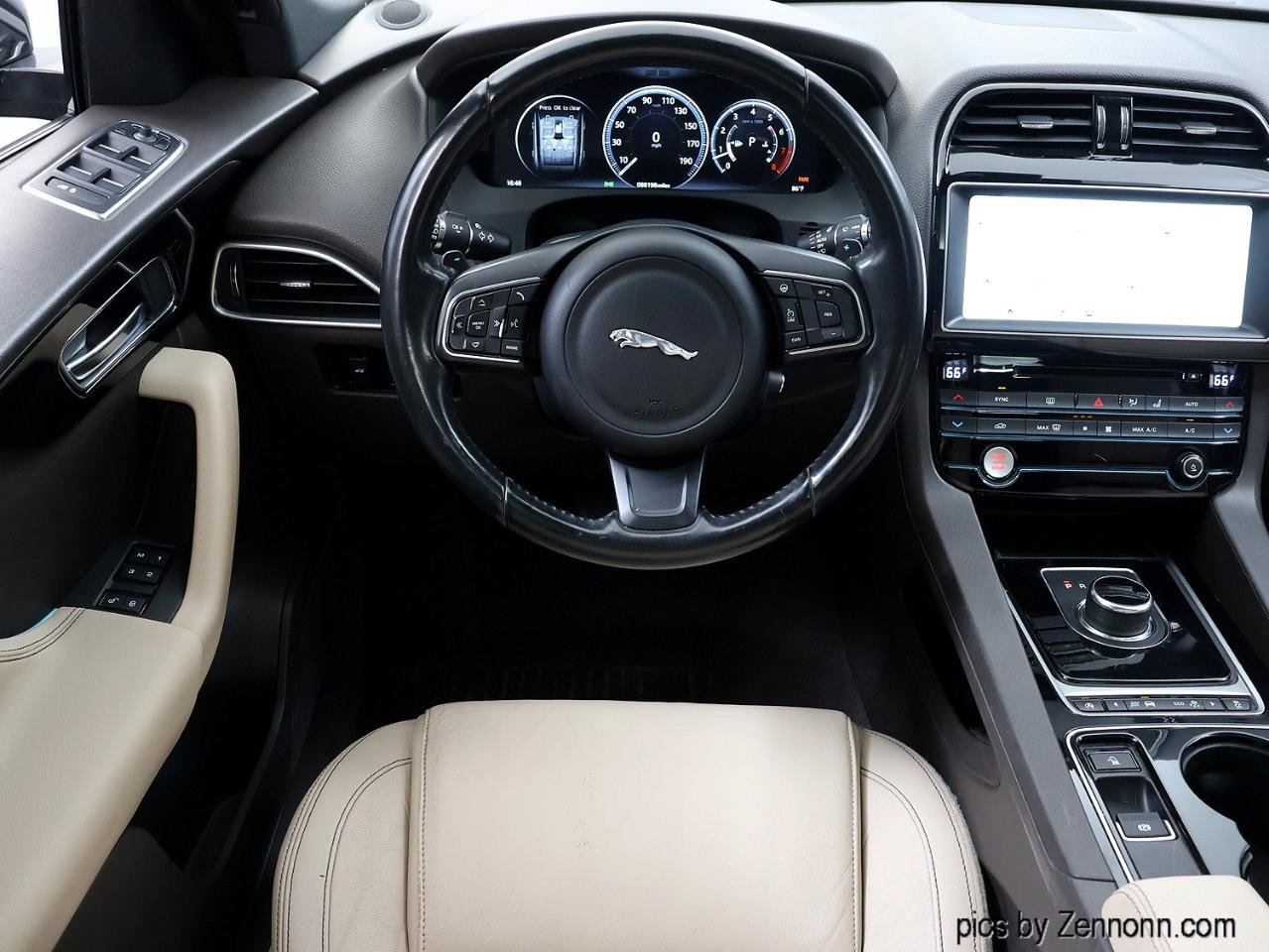 Used 2017 Jaguar F-PACE Prestige AWD/4WD image 16