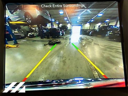 Used 2017 Chrysler 300 C image 16