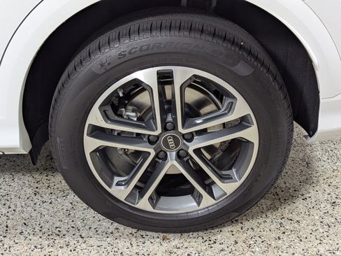 Certified 2025 Audi Q5 Premium w/ Premium Plus AWD/4WD image 25