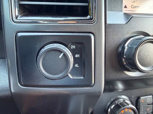Used 2019 Ford F150 XLT w/ Equipment Group 302A Luxury AWD/4WD image 21