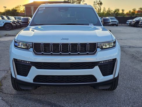 New 2026 Jeep Grand Cherokee L Limited AWD/4WD image 2