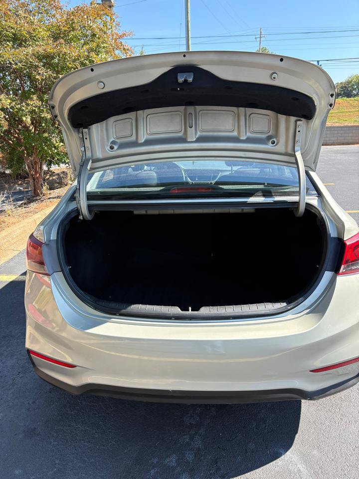 Used 2019 Hyundai Accent SE w/ Cargo Package FWD image 19