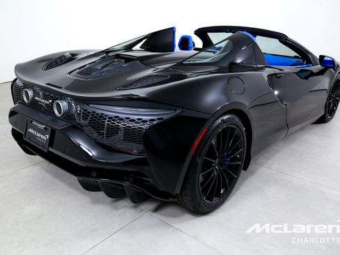 Used 2025 McLaren Artura Spider image 10