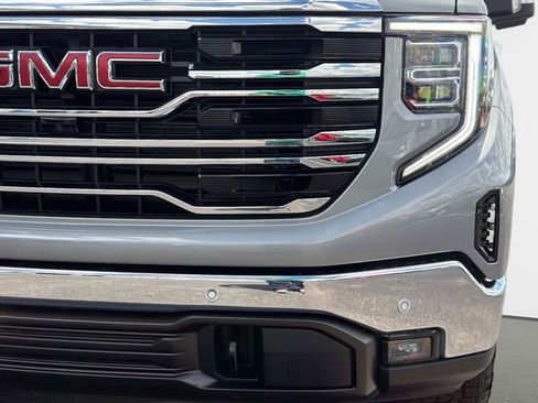 New 2026 GMC Sierra 1500 SLT w/ SLT Premium Plus Package AWD/4WD image 9