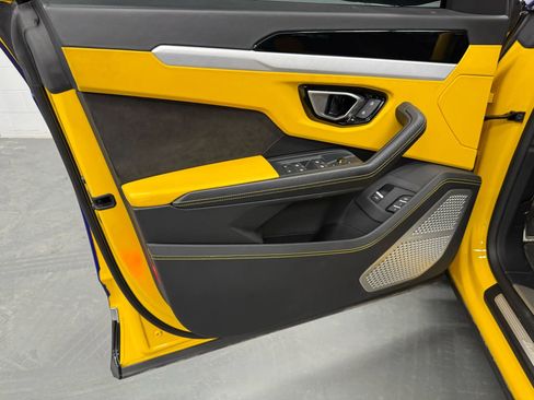 Used 2019 Lamborghini Urus image 40