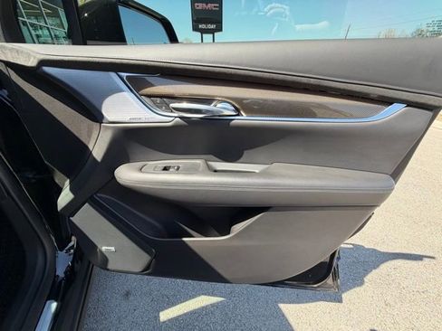Used 2022 Cadillac XT6 Sport w/ Platinum Package image 35