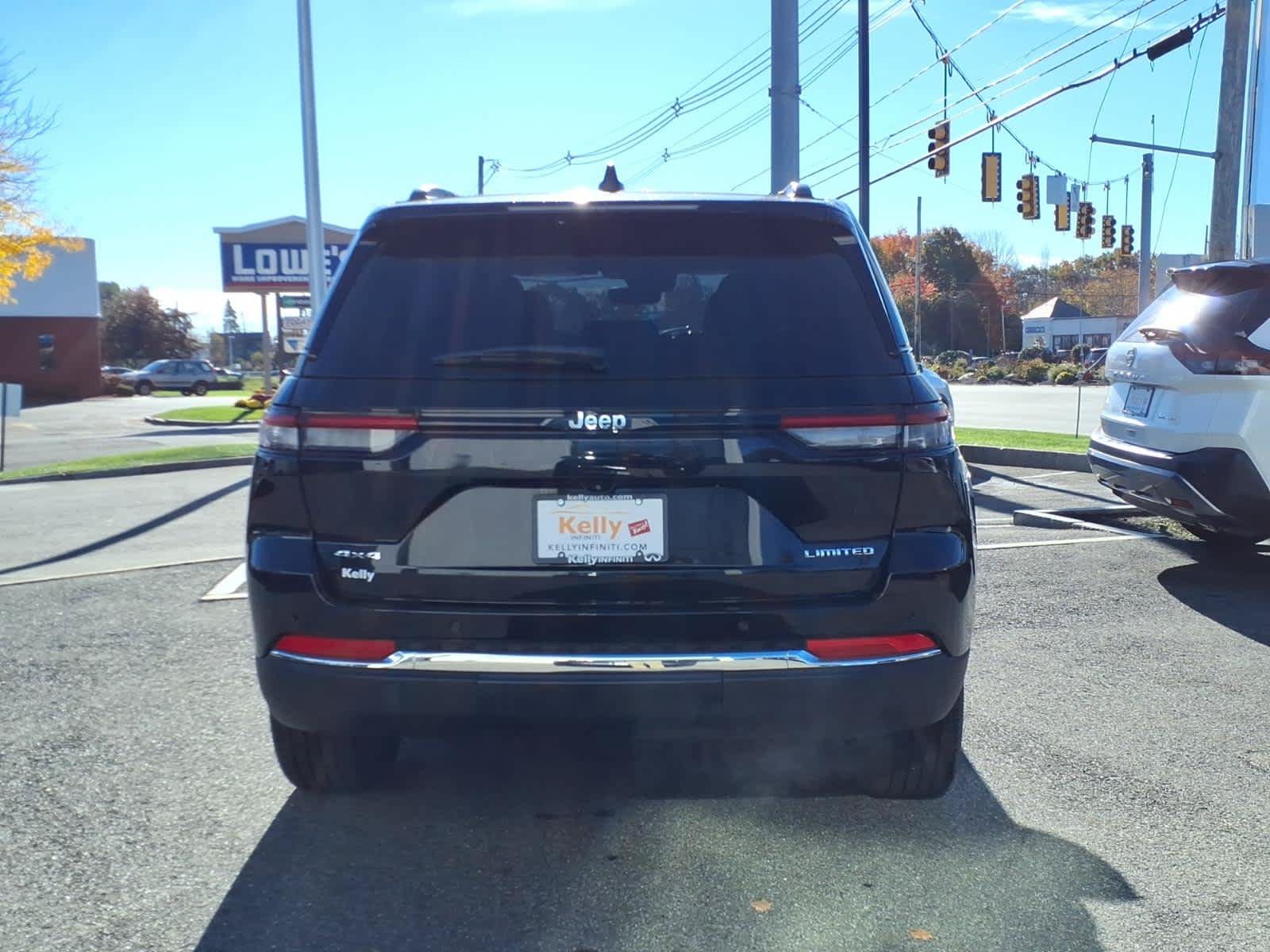Used 2022 Jeep Grand Cherokee Limited AWD/4WD image 6