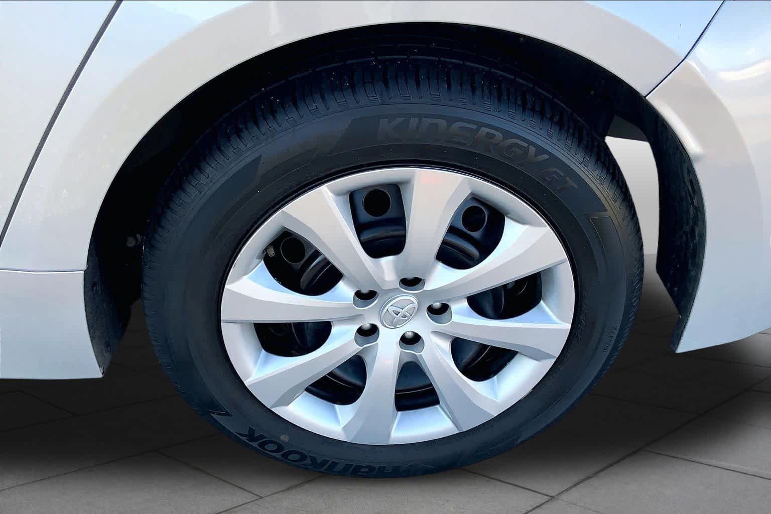 Used 2024 Toyota Corolla LE FWD image 10