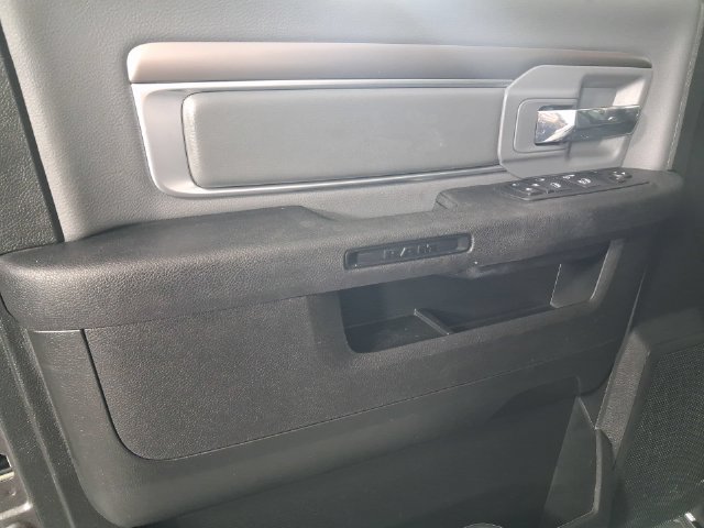 Used 2024 RAM 1500 Classic SLT AWD/4WD image 19