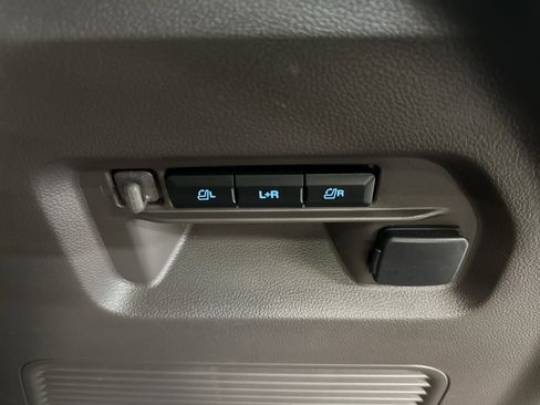 Used 2022 Ford Explorer Platinum w/ Equipment Group 601A image 30