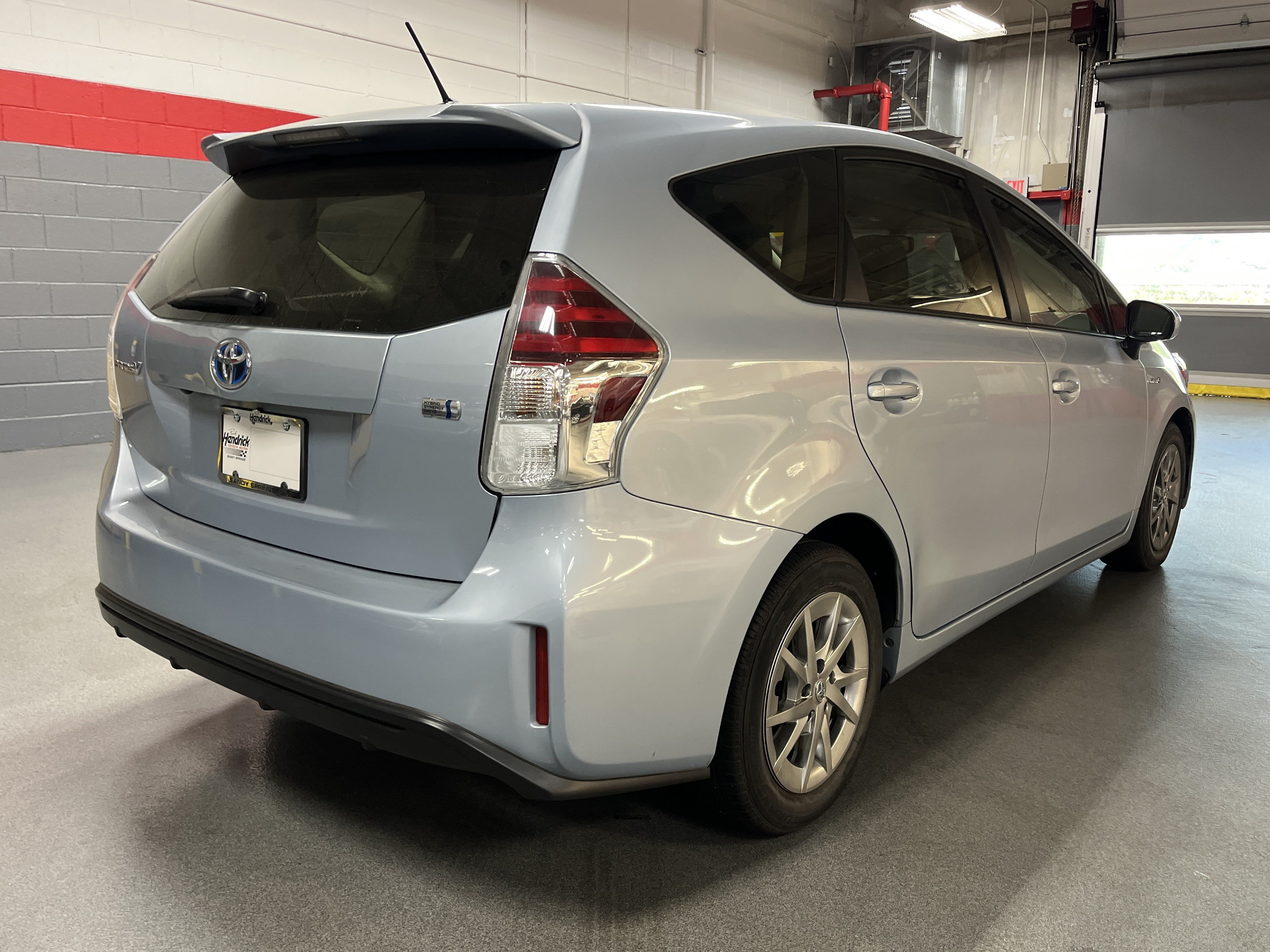 Used 2015 Toyota Prius V Four FWD image 5