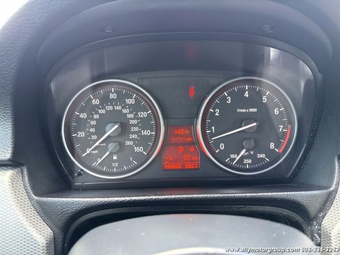 Used 2012 BMW 335i xDrive Coupe AWD/4WD image 19