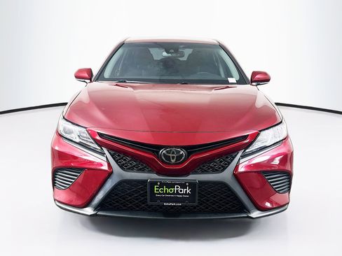 Used 2018 Toyota Camry SE w/ Convenience Package FWD image 2