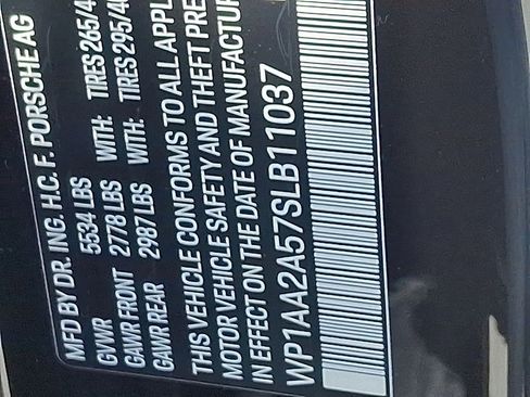 Used 2025 Porsche Macan image 24