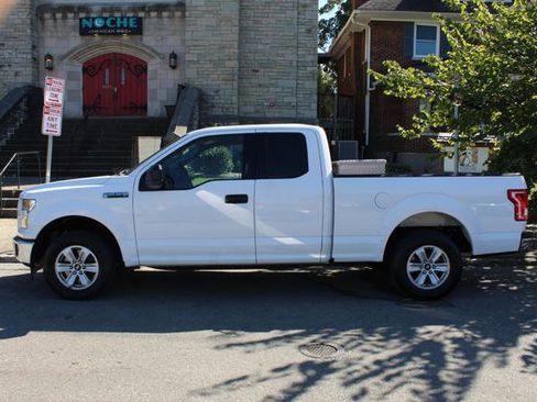 Used 2017 Ford F150 XLT w/ Trailer Tow Package image 4