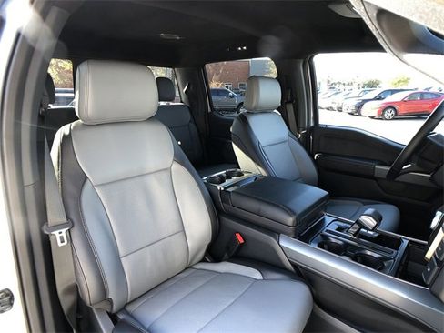 Used 2022 Ford F150 Lightning Lariat image 25