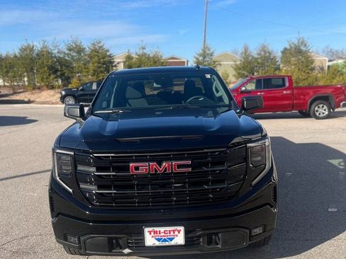 New 2025 GMC Sierra 1500 Elevation image 3