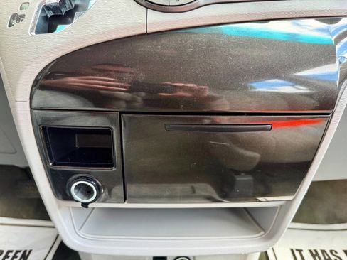 Used 2014 Toyota Sienna L FWD image 42