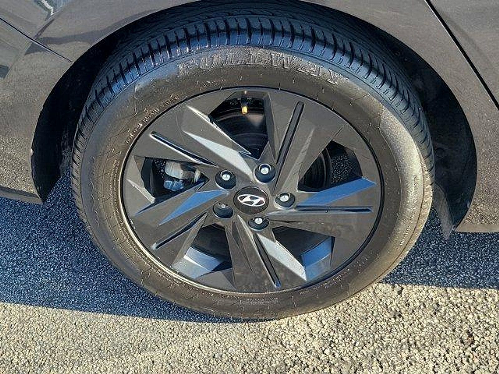 Used 2022 Hyundai Elantra SEL w/ Convenience Package FWD image 9