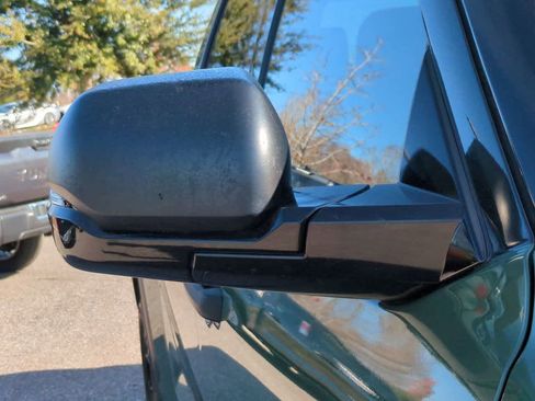 Used 2022 Toyota Tundra SR5 w/ SR5 Convenience Package image 12