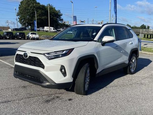 Used 2025 Toyota RAV4 XLE Premium FWD image 7