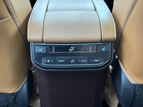 Certified 2022 Toyota Highlander Platinum image 13