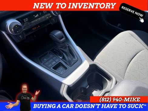 Used 2021 Toyota RAV4 XLE AWD/4WD image 32