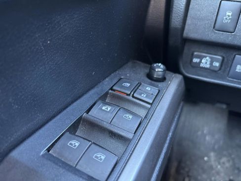 Used 2022 Toyota Tacoma SR5 w/ Technology Package image 22