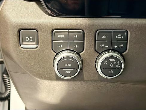 Certified 2026 GMC Sierra 1500 SLT w/ SLT Premium Package image 10