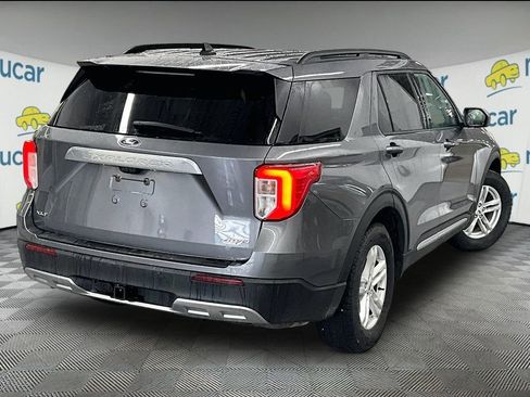 Used 2021 Ford Explorer XLT w/ Equipment Group 202A image 6