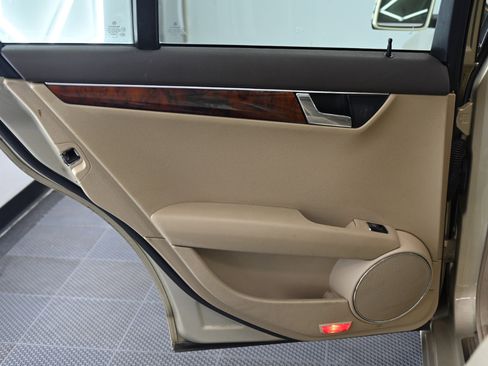 Used 2010 Mercedes-Benz C 300 Sport image 30