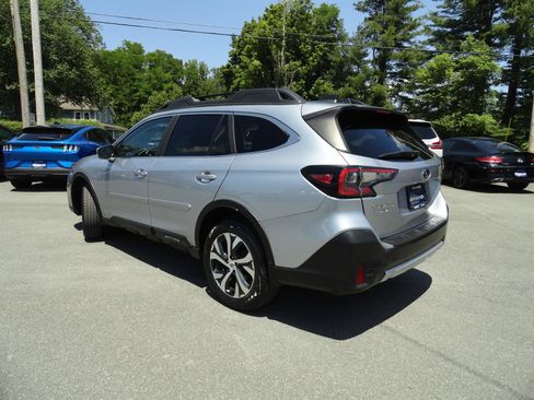 Used 2022 Subaru Outback Limited AWD/4WD image 7