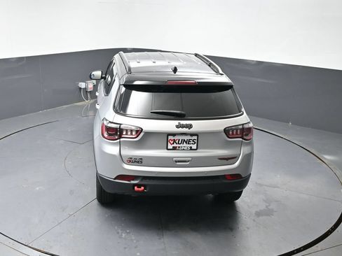 Used 2025 Jeep Compass Trailhawk AWD/4WD image 50