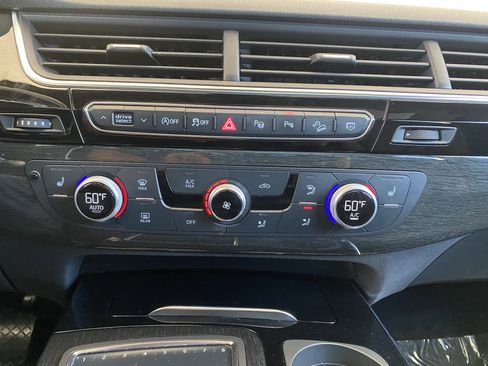Used 2019 Audi Q7 3.0T Premium Plus w/ Premium Plus Package AWD/4WD image 38