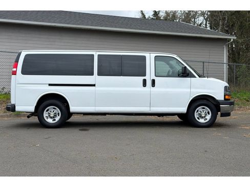 Used 2024 Chevrolet Express 3500 LT w/ LT Preferred Equipment Group RWD image 3