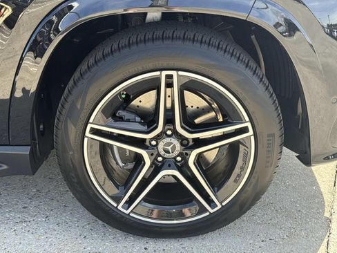 Used 2026 Mercedes-Benz GLS 450 4MATIC image 4