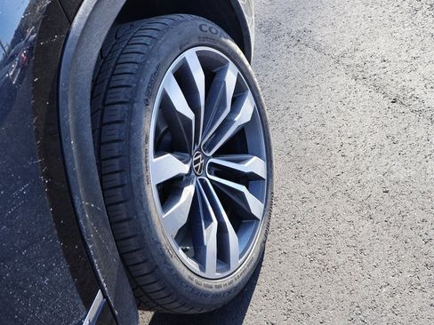 Used 2022 Volkswagen Atlas Cross Sport SEL Premium R-Line image 33