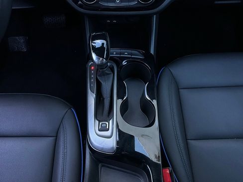 Used 2025 Buick Envista Sport Touring image 14