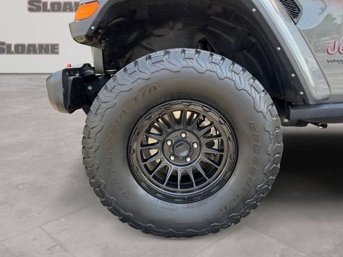Used 2022 Jeep Wrangler Unlimited Rubicon w/ LED Lighting Group AWD/4WD image 14