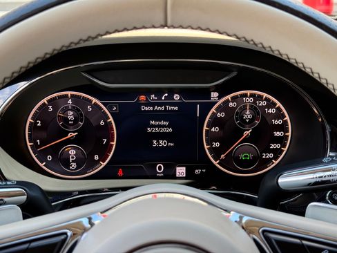 Used 2020 Bentley Flying Spur W12 image 44