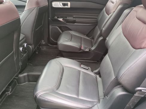 Used 2023 Ford Explorer Platinum w/ Technology Package AWD/4WD image 20
