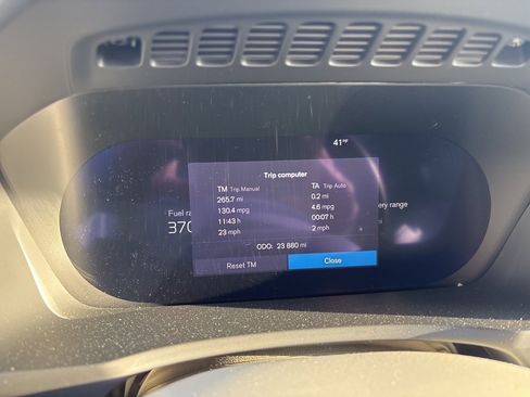 Certified 2024 Volvo XC90 T8 Plus w/ Protection Package Premier image 9