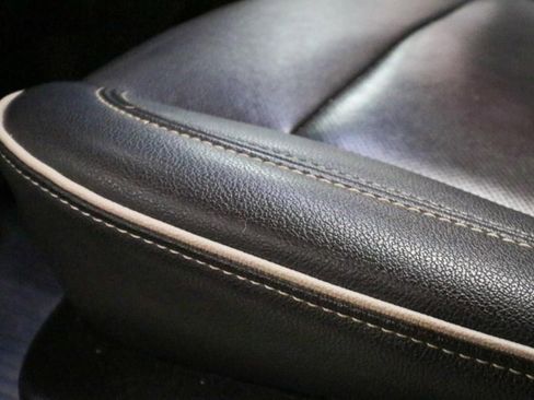 Used 2022 GMC Yukon SLT w/ SLT Premium Package image 14