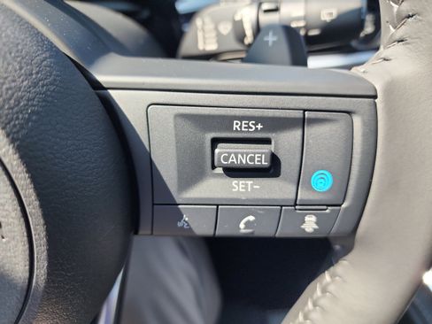 New 2025 Nissan Pathfinder SV image 18