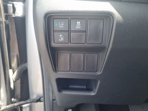 Used 2020 Honda CR-V LX image 24
