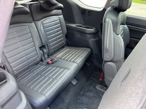 Used 2024 Kia EV9 Land AWD/4WD image 11