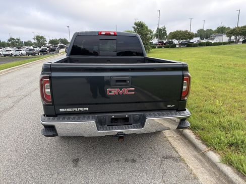 Used 2018 GMC Sierra 1500 SLT AWD/4WD image 9